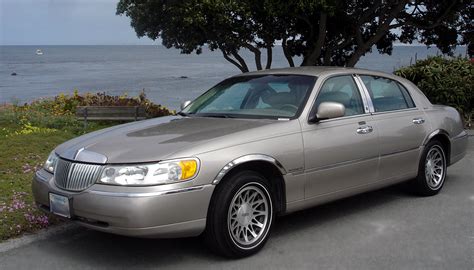 2001 Lincoln Town car