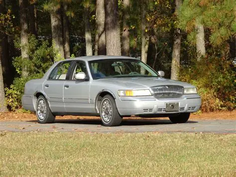 2001 Mercury Grand marquis photo