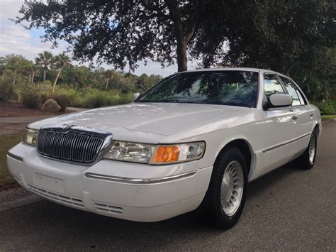 2001 Mercury Marquis