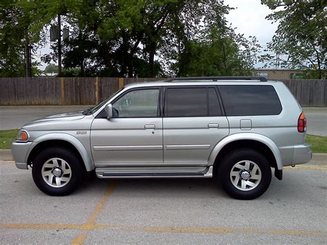 2001 Mitsubishi Montero sport photo