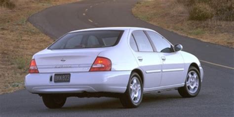 2001 Nissan Altima photo