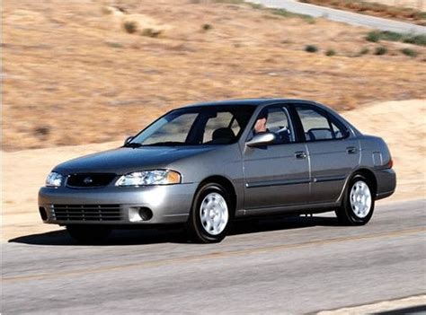 2001 Nissan Sentra photo