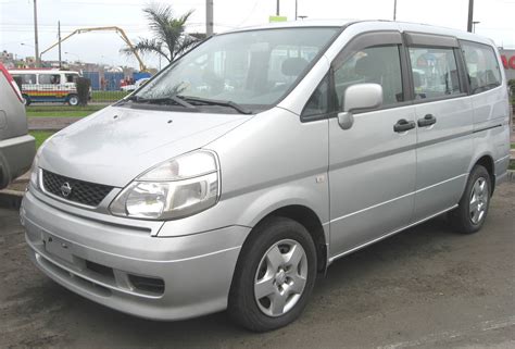 2001 Nissan Serena photo