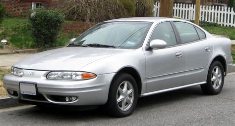 2001 Oldsmobile Alero photo