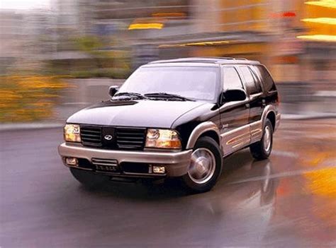 2001 Oldsmobile Bravada photo