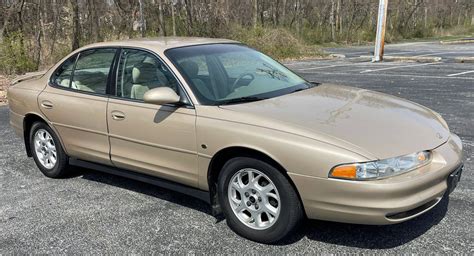 2001 Oldsmobile Intrigue photo