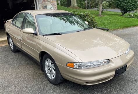 2001 Oldsmobile Intrigue photo