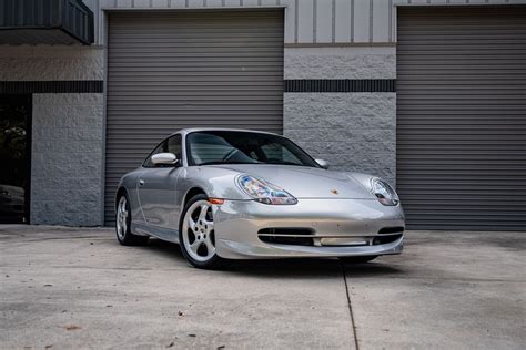 2001 Porsche Carrera photo