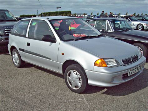 2001 Suzuki Swift photo