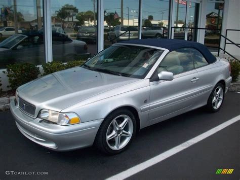 2001 Volvo C70 convertible photo