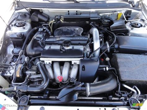 2001 Volvo S40 engine