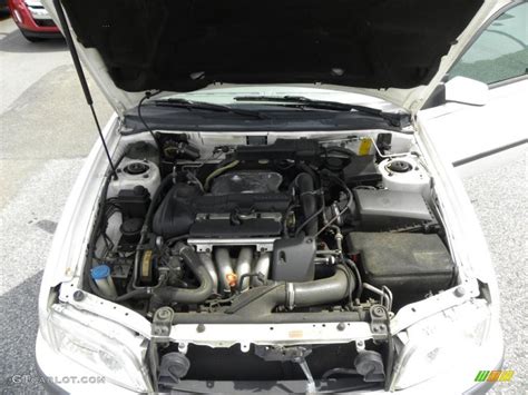 2001 Volvo V40 engine