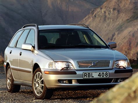 2001 Volvo V40 photo