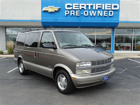 2002 Chevrolet Astro photo