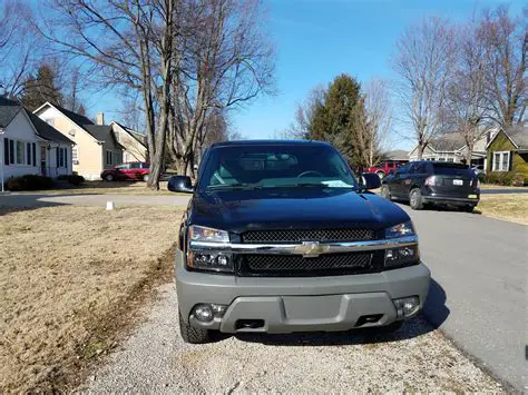 2002 Chevrolet Avalanche photo