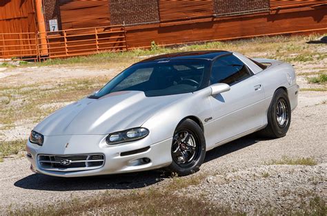 2002 Chevrolet Camaro photo