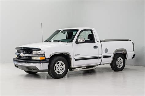 2002 Chevrolet Pickup engine