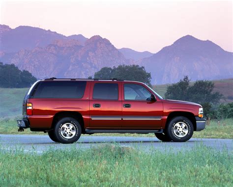 2002 Chevrolet Suburban photo