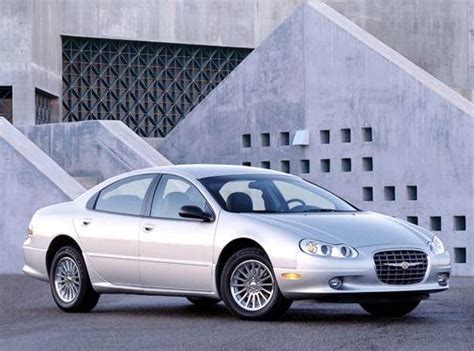 2002 Chrysler Concorde photo