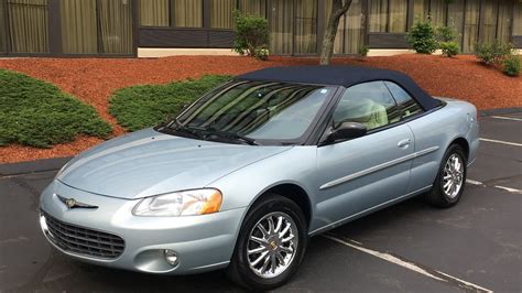 2002 Chrysler Sebring convertible photo