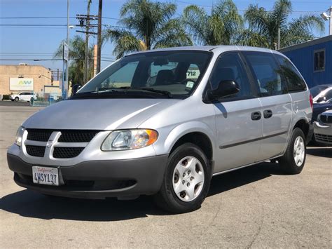 2002 Dodge Caravan photo