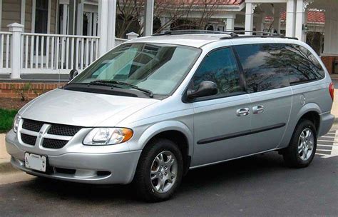 2002 Dodge Caravan photo