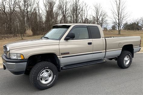 2002 Dodge Ram 2500 photo