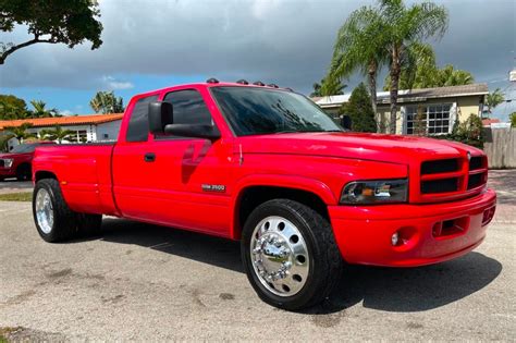 2002 Dodge Ram 3500 photo