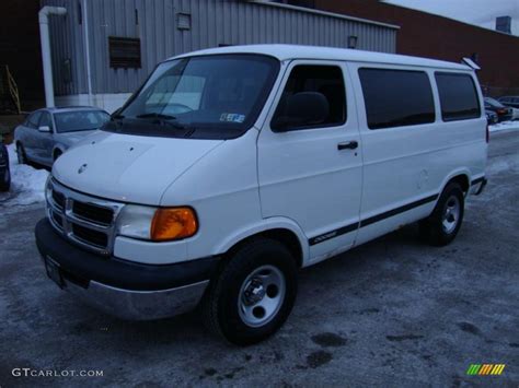 2002 Dodge Ram van photo