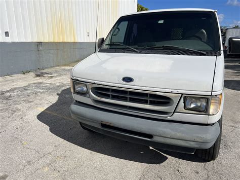 2002 Ford E-250