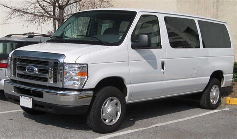 2002 Ford Econoline photo