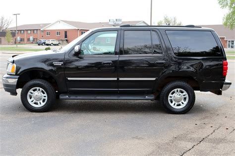 2002 Ford Expedition photo