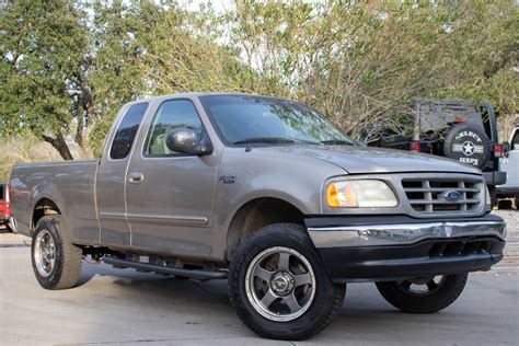 2002 Ford F-150 photo