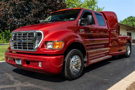 2002 Ford F-650 photo