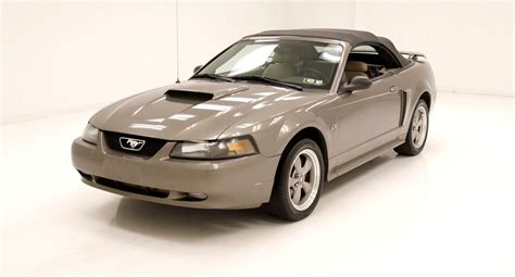 2002 Ford Mustang photo