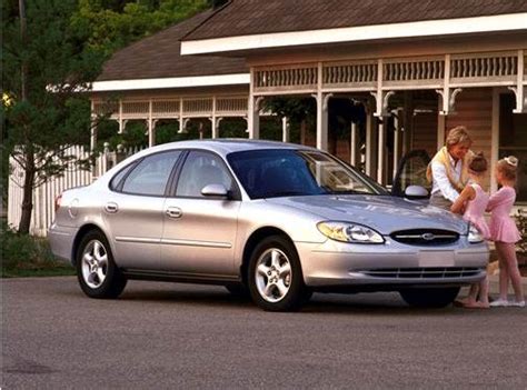 2002 Ford Taurus photo