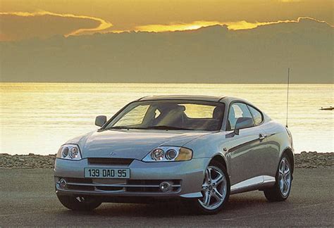 2002 Hyundai Tiburon photo