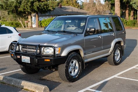 2002 Isuzu Trooper photo