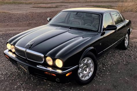 2002 Jaguar Xj8 photo