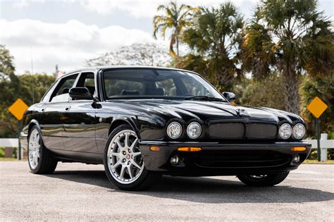 2002 Jaguar Xjr photo