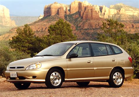 2002 Kia Rio cinco photo