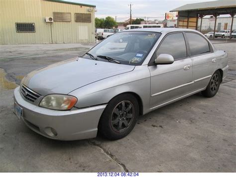 2002 Kia Sephia photo