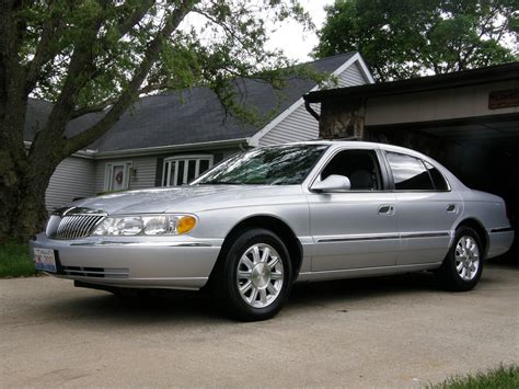 2002 Lincoln Continental