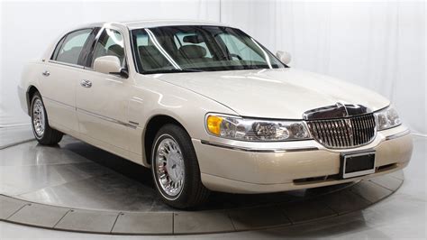 2002 Lincoln Town car engine