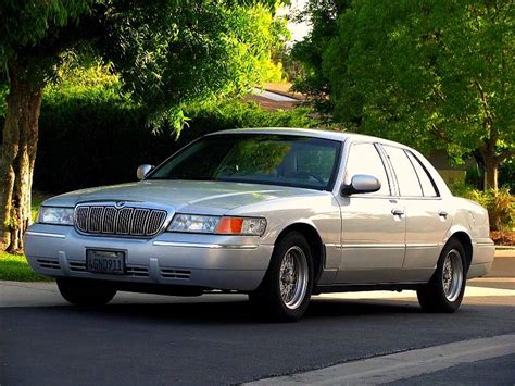 2002 Mercury Grand marquis photo