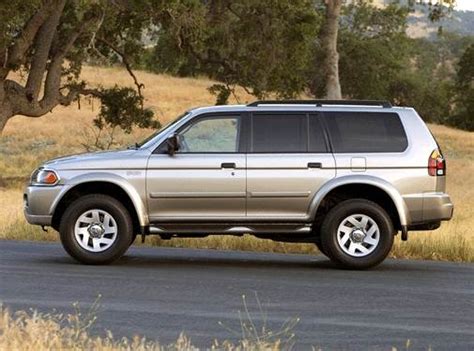 2002 Mitsubishi Montero sport photo