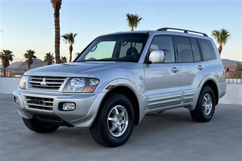 2002 Mitsubishi Montero sport