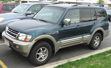 2002 Mitsubishi Montero