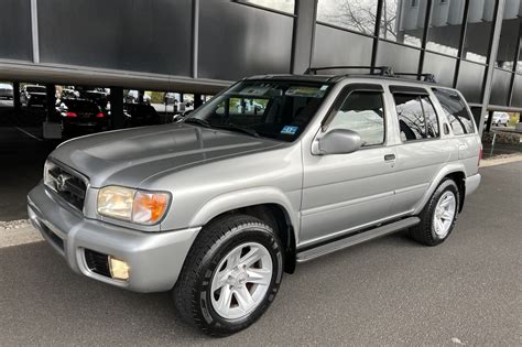 2002 Nissan Pathfinder photo