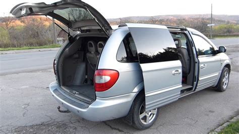 2002 Plymouth Grand voyager photo